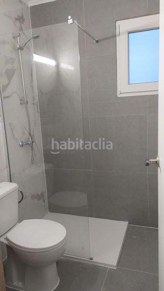 Foto 532c2352-8ae7-4663-b914-b3526d1f5182. Piso características superficie 71 m2 salón comedor cocina equipada 3 habitaciones 1 baño 2 terrazas altura 4 estado excelente equipami en Alicante