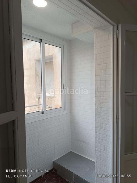 Foto bf3f7edd-b683-4aac-8d6a-52ca67ac1faa. Piso características superficie 71 m2 salón comedor cocina equipada 3 habitaciones 1 baño 2 terrazas altura 4 estado excelente equipami en Alicante