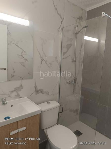 Foto c01c0899-97f2-4e83-b67c-b2d0cebbcece. Piso características superficie 71 m2 salón comedor cocina equipada 3 habitaciones 1 baño 2 terrazas altura 4 estado excelente equipami en Alicante