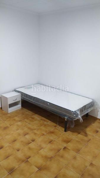 Foto d0266bb3-d9bd-4a21-bf6a-fedf21877c72. Piso características superficie 71 m2 salón comedor cocina equipada 3 habitaciones 1 baño 2 terrazas altura 4 estado excelente equipami en Alicante