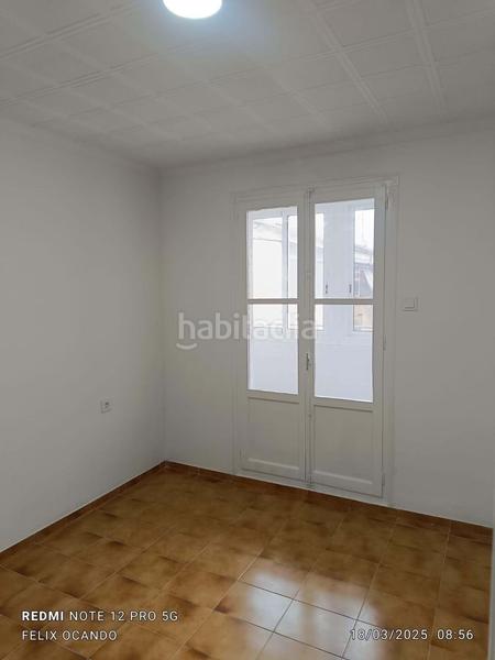 Foto e7139779-1ad1-46eb-a25d-4d654c0cfe5a. Piso características superficie 71 m2 salón comedor cocina equipada 3 habitaciones 1 baño 2 terrazas altura 4 estado excelente equipami en Alicante