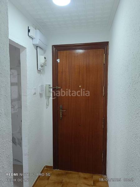 Foto f08b0821-92f8-4a08-b2fc-108c8bf33642. Piso características superficie 71 m2 salón comedor cocina equipada 3 habitaciones 1 baño 2 terrazas altura 4 estado excelente equipami en Alicante
