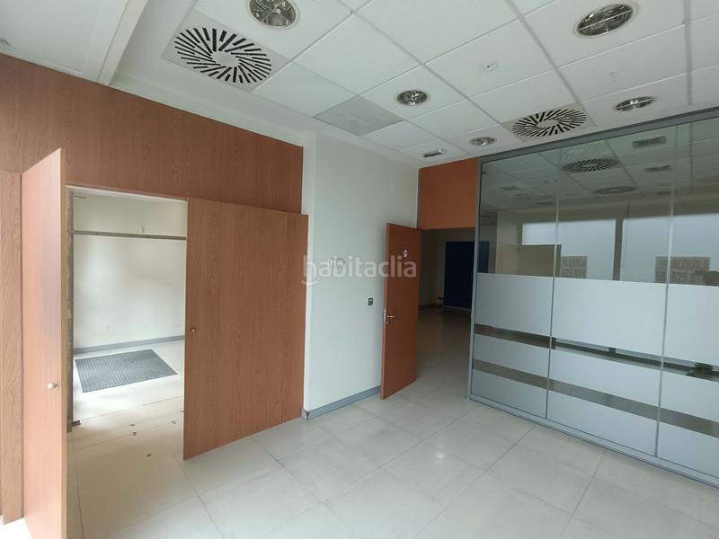 Foto 21e2c4db-db0c-42b5-83ea-8d3d62412ffd. Location local commercial dans Villamonte Getxo