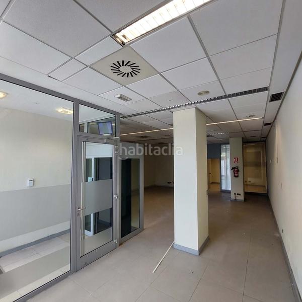 Foto 6186be97-3869-4805-a7d9-d721240b8e60. Local comercial en El Anglo Vitoria - Gasteiz
