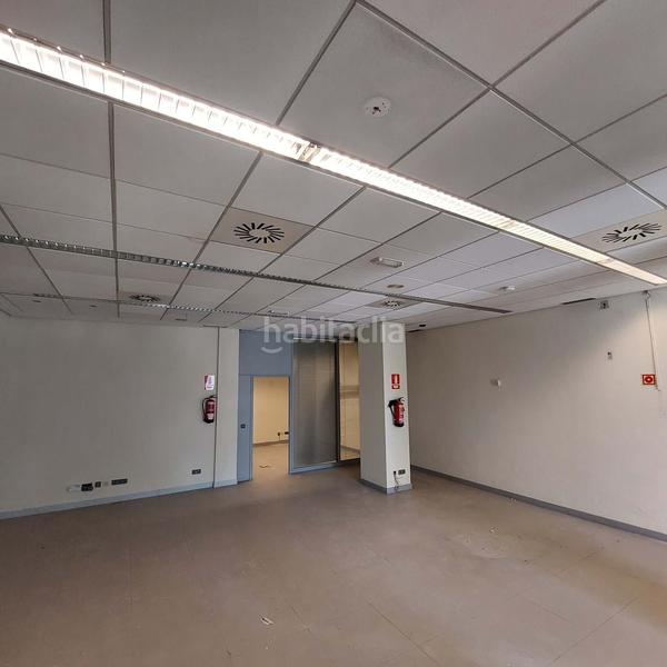Foto c754d3aa-9576-477f-8b4e-c0ef5c6d9b24. Local comercial en El Anglo Vitoria - Gasteiz