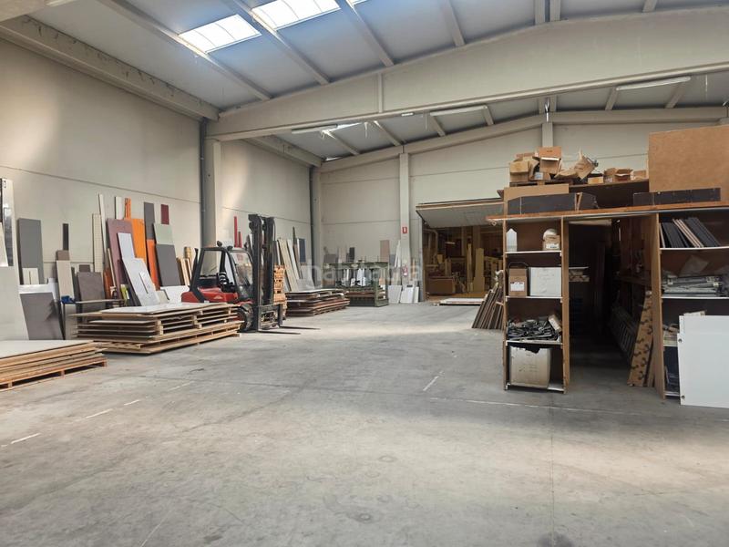 Foto 72a64880-8e94-4441-b7dd-7ca52955f207. Nau industrial a Berantevilla