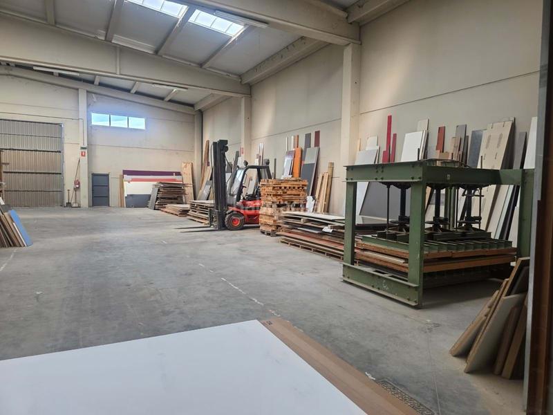 Foto b9c3e0b8-3e07-43d0-91c5-c17e3e9a3749. Nau industrial a Berantevilla