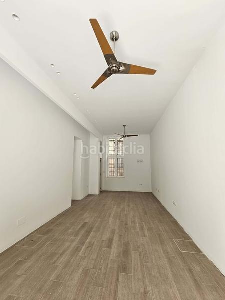 Foto a1a3549d-8a18-46f8-a0d9-32eacf5f23f6. Local comercial en Barrio del Centro Alicante