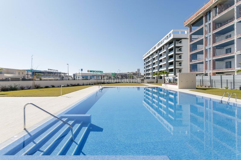 Foto 5138f766-61e4-431f-bbb4-b4d3de2088c0. Pis amb aparcament piscina a Torreblanca Torrevieja