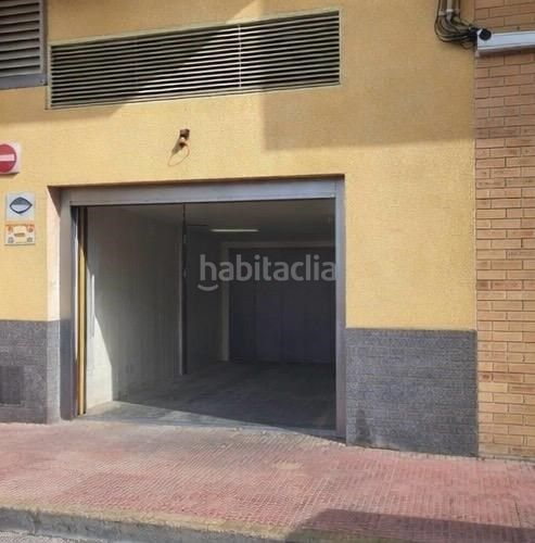 Foto 0065d136-293a-4f0a-86b2-a5bc2e2c9893. Aparcament cotxe a Puerto Deportivo Torrevieja