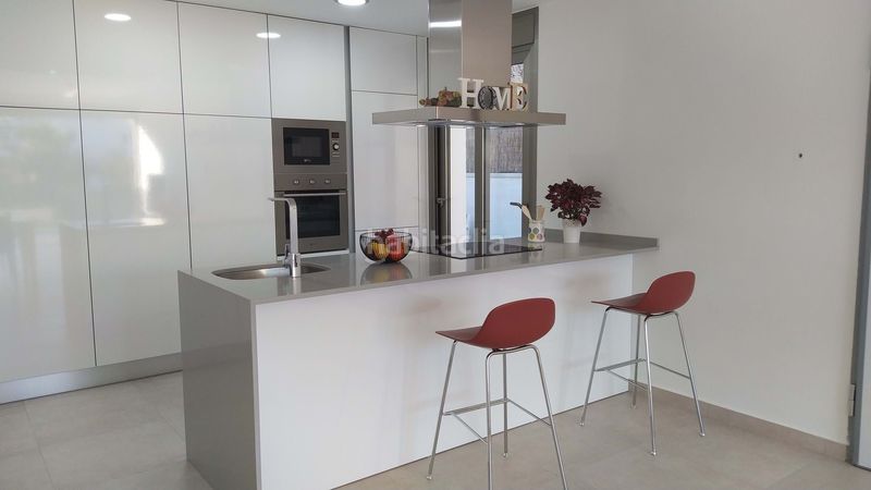 Foto 267688f3-91da-4a41-812e-aa0e4286a88c. Casa amb piscina a Los Almendros Orihuela