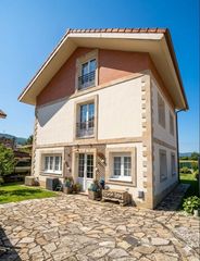 Chalet in Barrio Rioseco