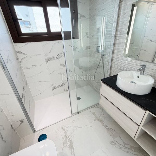 Foto a31d2f66-45c5-4cd8-890d-1d5f6df3ec45. Casa amb piscina a Alcosser