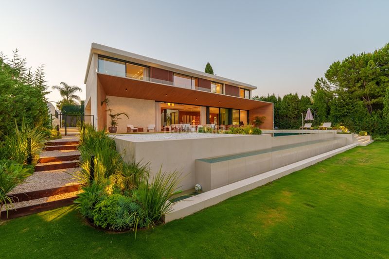 Foto df78dfe6-ef4f-4582-8038-460f13d3015a. Casa amb calefacció aparcament piscina a Guadalmina Alta Marbella