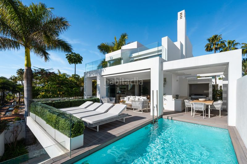 Foto 06d26642-38fb-4f45-85d1-8ff6a806c612. Casa amb aparcament piscina a Puente Romano Marbella