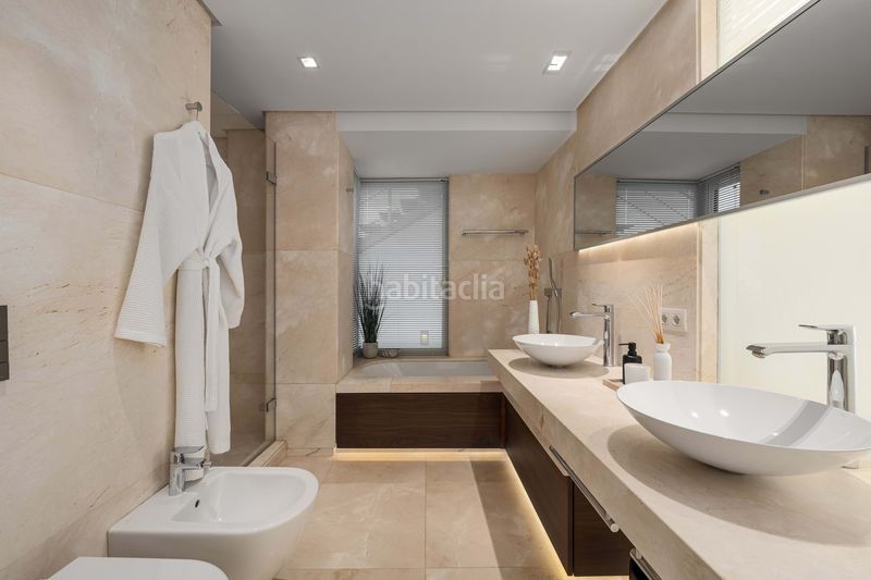 Foto 8c3caa59-3ded-4244-8c35-76ddc14dcb6f. Casa amb aparcament piscina a Puente Romano Marbella