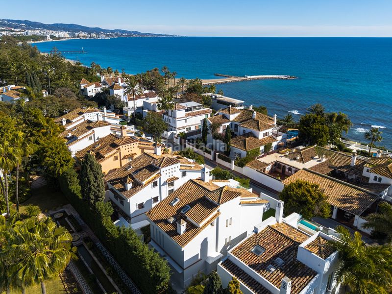 Foto e7e22bc3-6626-4104-98c4-fb137f385b64. Casa amb aparcament piscina a Puente Romano Marbella