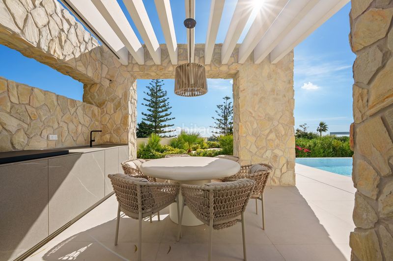 Foto b761c42e-f73a-4f07-840b-e8ffe842770d. Casa amb aparcament piscina a La Quinta Benahavís