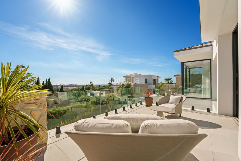 Foto f283d4ac-2d63-4f0a-8756-a30efa05221c. Casa amb aparcament piscina a La Quinta Benahavís