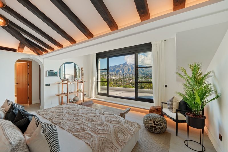 Foto b75c2bb0-dfa1-48bf-85ea-f57098f146d6. Casa amb piscina a Las Brisas Marbella