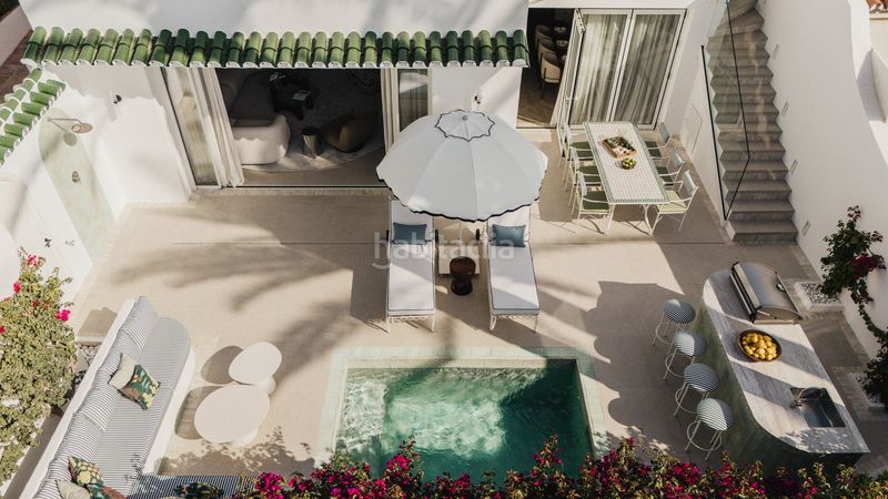 Foto f4eb6a56-bdd5-4331-9761-0c15982cb566. Casa amb piscina a Las Lomas de Río Verde Marbella