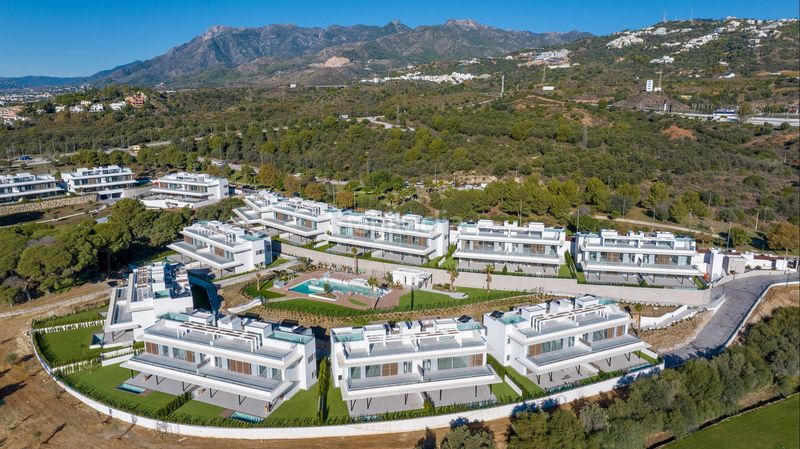 Foto d4b60f4f-e249-45e8-beaa-1c4b3d8fa1a3. Pis amb piscina a bahía de Marbella Marbella