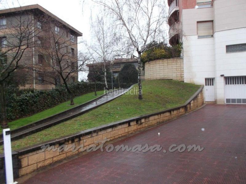Foto dabaa445-dc7d-4706-ae6b-e7270a3260c6. Aparcament cotxe a Negurigane-Peruri Leioa