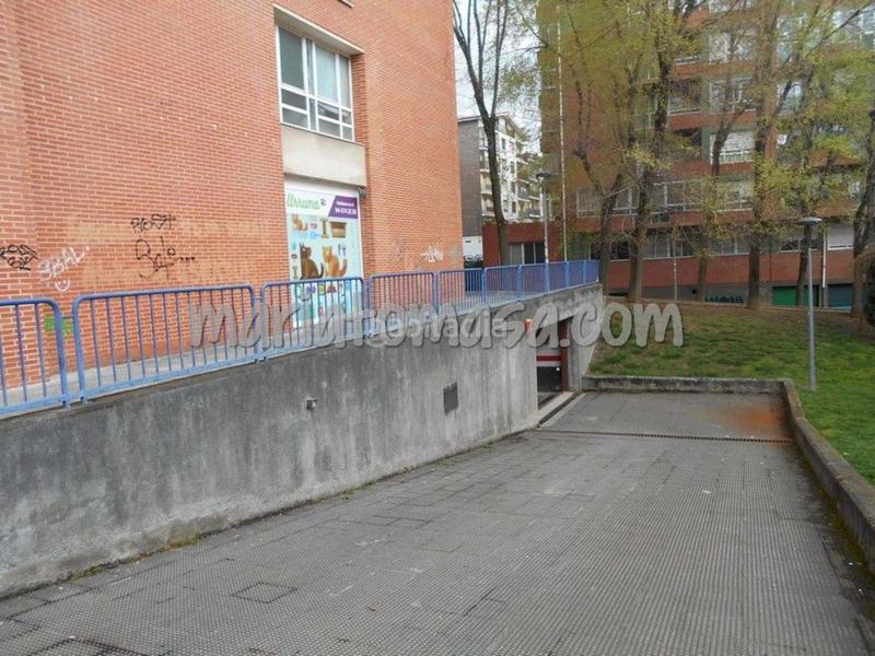Foto b5852699-36a6-43c1-bc4a-0990bc86e1e7. Parking coche en Centro Urbano-Hirigunea Leioa