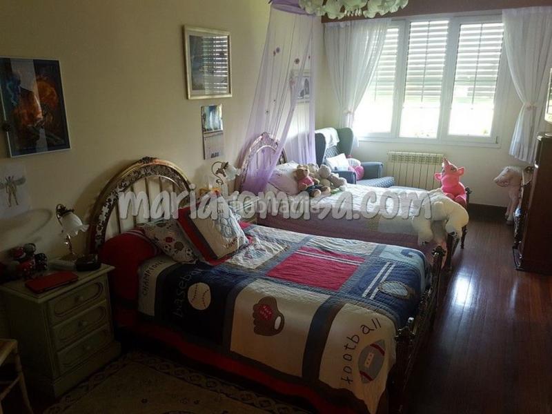 Foto ef3d141f-b789-4dc2-83e3-cbb174a7bdab. Casa en santa maría de Getxo Getxo