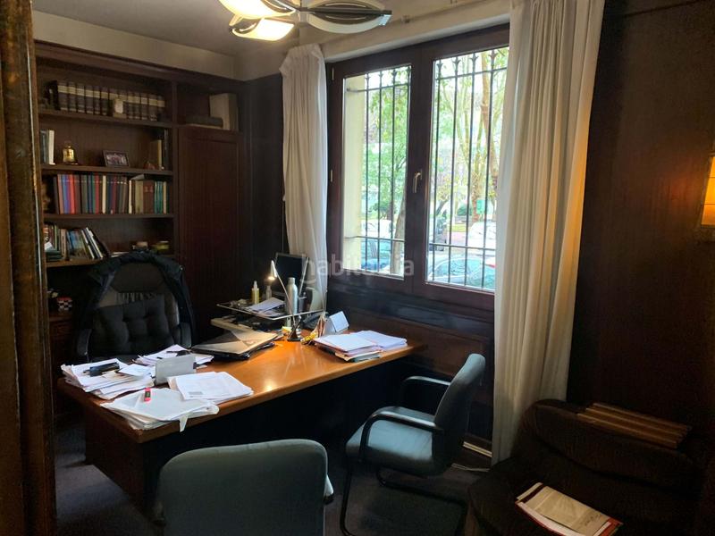 Foto f98769b0-0eb6-4e3f-9cf6-26b2efe0e904. Geschäftsraum in Abandoibarra - Guggenheim Bilbao