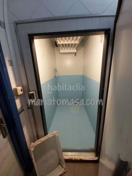 Foto c69e6cdd-4ff7-46f3-a2d5-988548bb256c. Rent business premise in Las Arenas Getxo