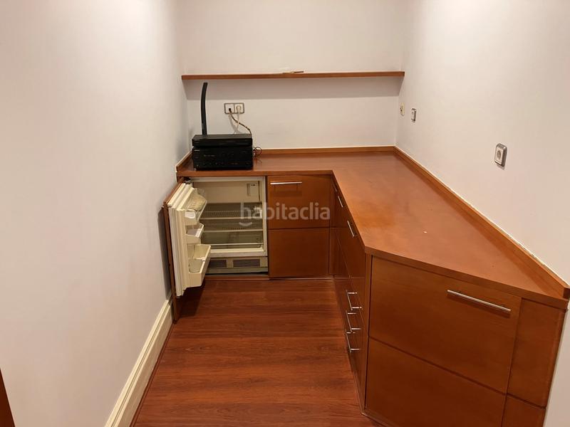 Foto 8ce3bc6e-dd64-4252-8af7-2f2039e06189. Alquiler oficina en Las Arenas Getxo