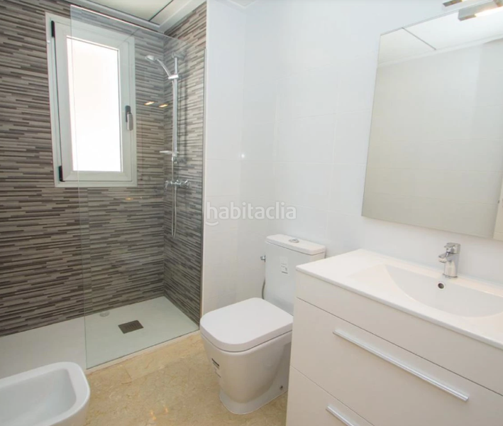 Foto 922bc360-f82e-4914-80fc-b974ba64d561. Flat with parking pool in Villamartín-Las Filipinas Orihuela