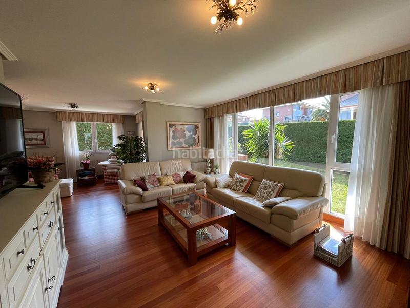 Foto c699ea3a-31a5-4c63-bb21-557bbad292b5. Haus in paco labiano 5 in Playa Ostende Castro - Urdiales