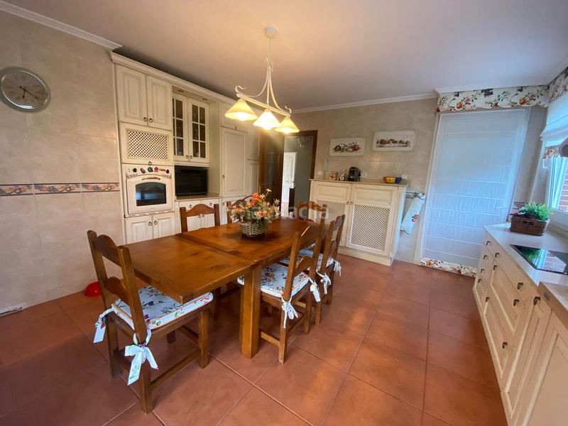 Foto f7dc4083-0da0-43f3-b950-68151f28a662. Haus in paco labiano 5 in Playa Ostende Castro - Urdiales