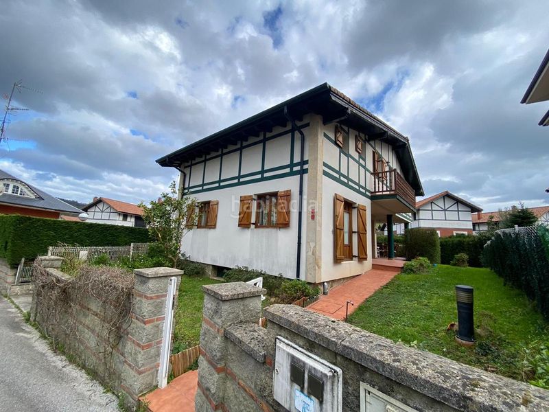 Foto 00d3d2a3-c3f1-4728-851d-97dc5b533cd6. Casa amb calefacció aparcament a Samano Castro - Urdiales
