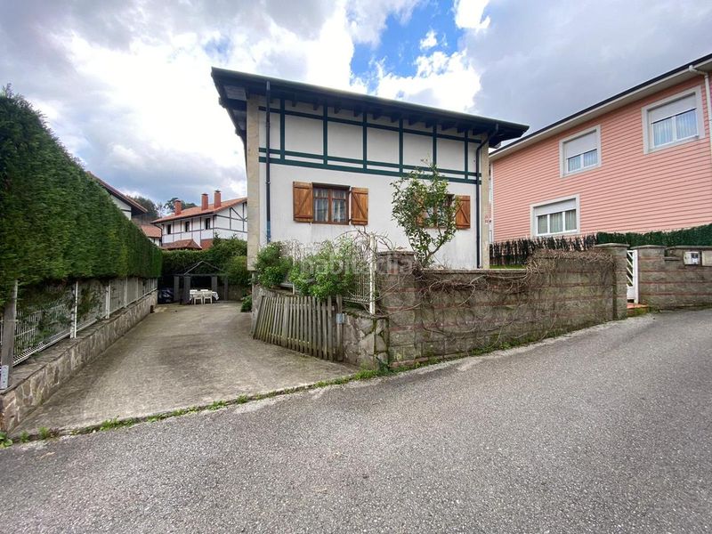 Foto 05db13b8-1c4f-4695-9c95-f1d3ede8ff8d. Casa amb calefacció aparcament a Samano Castro - Urdiales