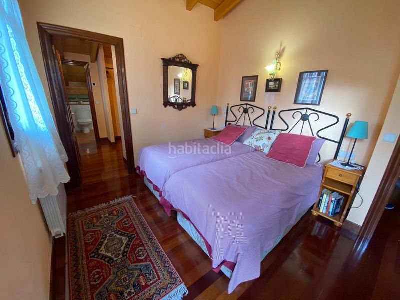 Foto 6d595a45-0d38-4bbd-87b3-0b0edb2e6622. Casa amb calefacció aparcament a Samano Castro - Urdiales