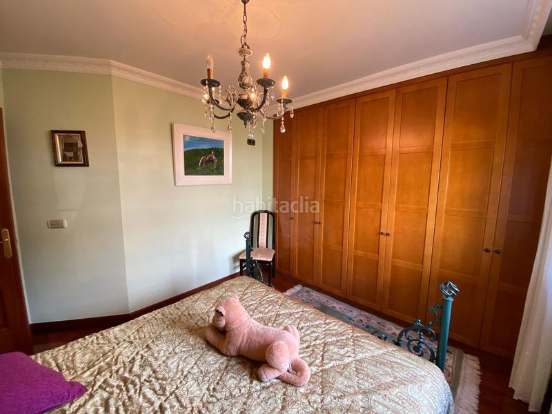 Foto a6ca0f09-cea0-424b-8902-dd60d34de682. Casa aparellada amb calefacció aparcament a Centro Castro - Urdiales