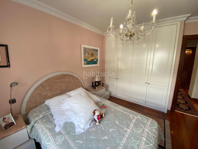 Foto e5f8d580-b41d-4782-a8b0-e6ca0d43ac1d. Casa aparellada amb calefacció aparcament a Centro Castro - Urdiales