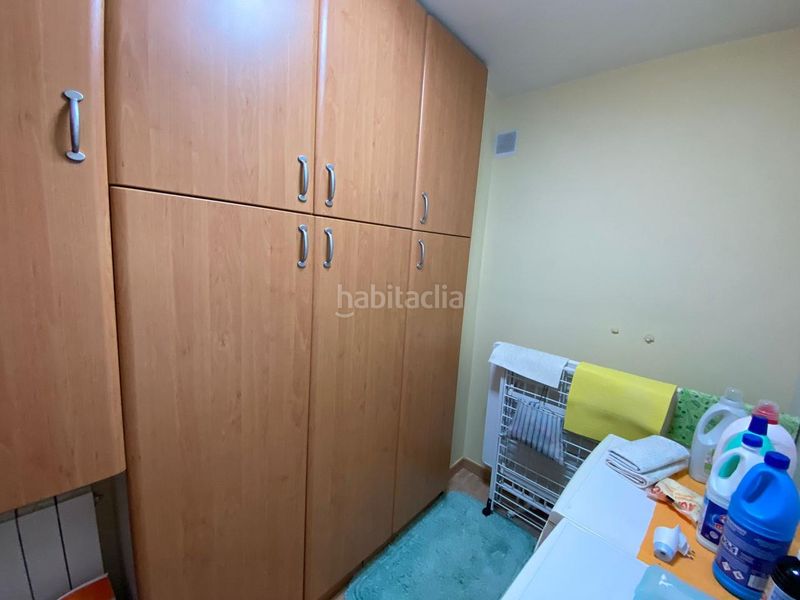 Foto e81772bf-56b2-4534-abc3-464712c1fb33. Casa aparellada amb calefacció aparcament a Centro Castro - Urdiales