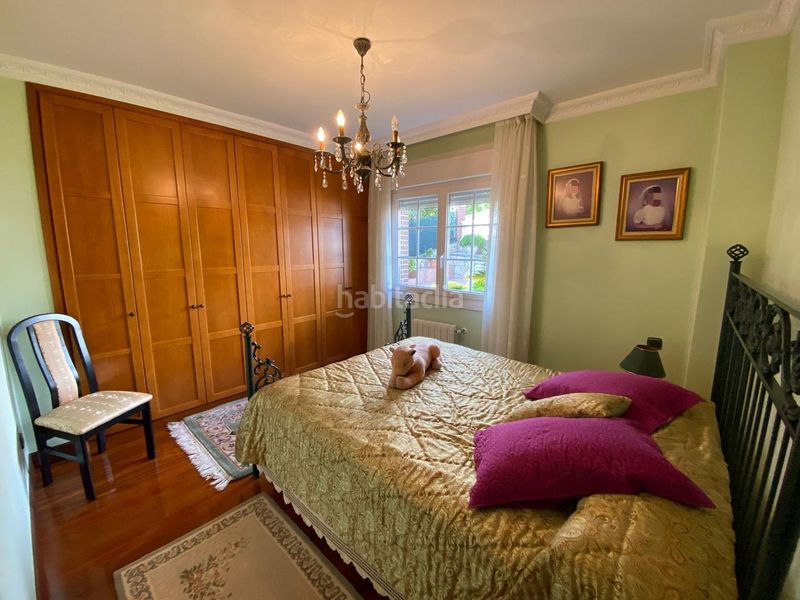 Foto f7d0d117-3538-41bf-8874-508537aaf8be. Casa aparellada amb calefacció aparcament a Centro Castro - Urdiales