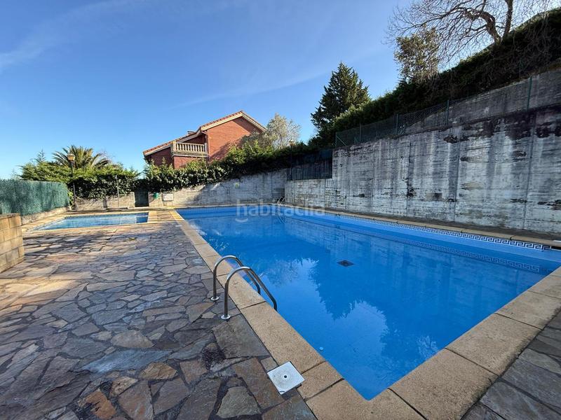 Foto 0d2f2d4d-6820-4f96-92e5-ebbef01aa0de. Casa en barrio brazomar 68 en Cotolino Castro - Urdiales