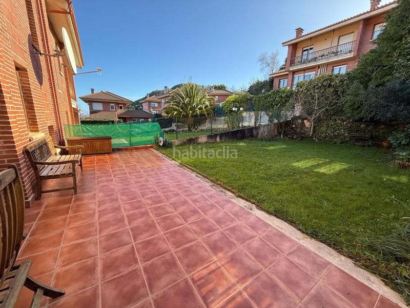 Foto 2435f0b8-0cec-447c-979f-1fecc27248d0. Casa en barrio brazomar 68 en Cotolino Castro - Urdiales