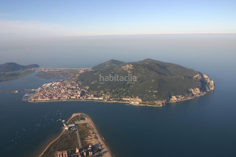 Foto 4da8e47e-d954-445d-b2fc-470a7d9bc1db. Casa amb calefacció aparcament a Santoña