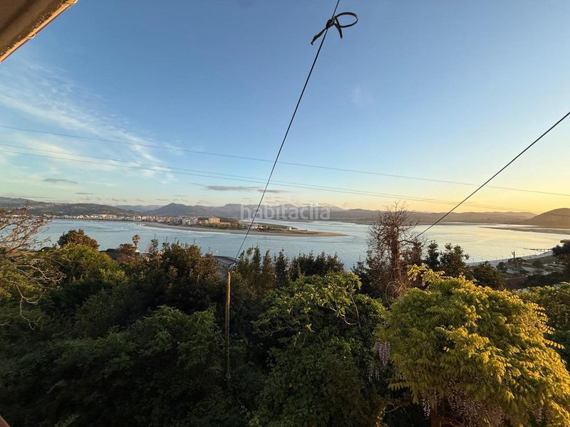 Foto c5d7f37c-a876-4454-bf22-033d2f294cb5. Casa amb calefacció aparcament a Santoña
