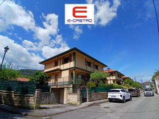 Casa a schiera en Barrio otaes 77