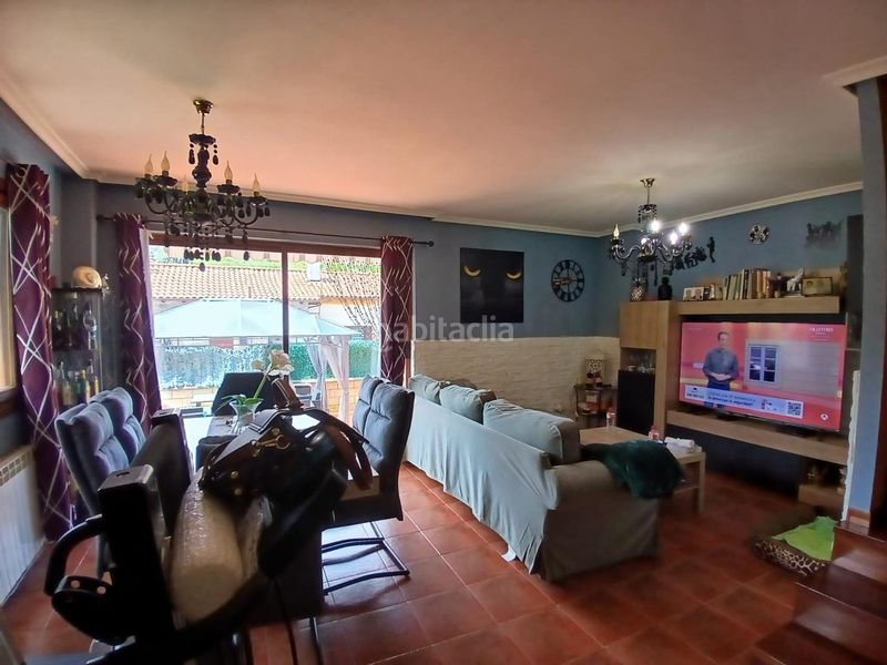 Foto 49cf2897-90f3-4b59-a02a-b53da6736c17. Casa adosada en barrio otañes 77 gran oportunidad de inversión! en Castro - Urdiales