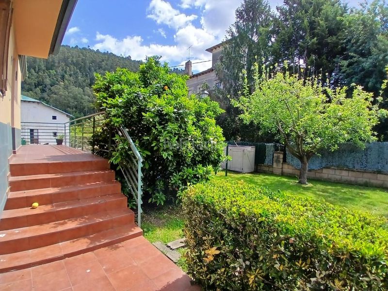 Foto 746bb2c7-f175-49e8-877e-67bdaee1e548. Casa adosada en barrio otañes 77 gran oportunidad de inversión! en Castro - Urdiales