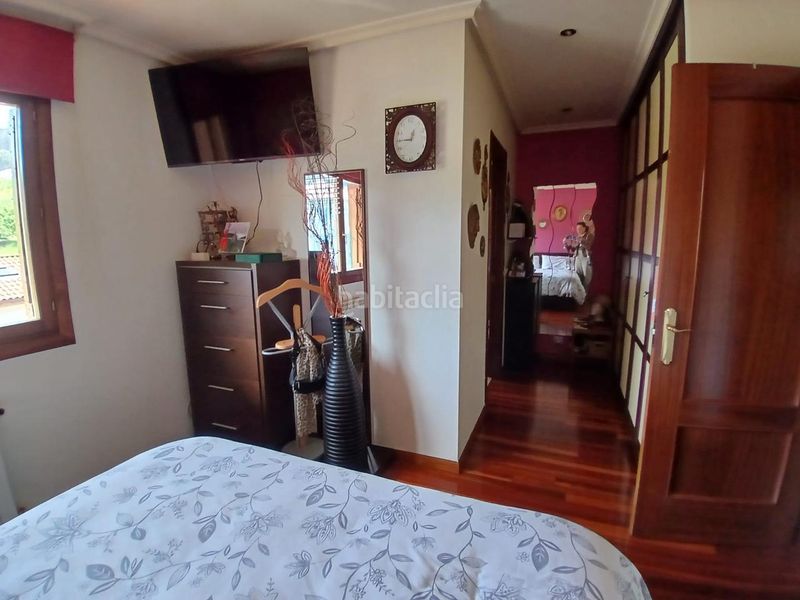 Foto 917c9f89-0221-4aab-8699-896e66e77e76. Casa adosada en barrio otañes 77 gran oportunidad de inversión! en Castro - Urdiales